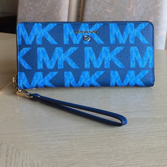 Michael Kors River Blue Multi Wallet, Wristlet - Picture 13 of 13